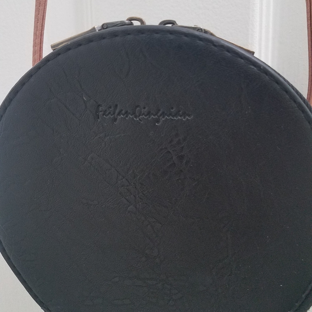 SALE! $10 Round Black Crossbody Bag - Picture 2 of 10